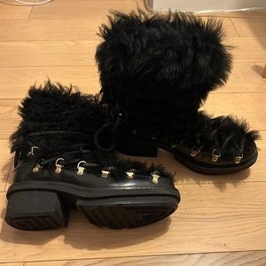 Black fur lace up winter boots